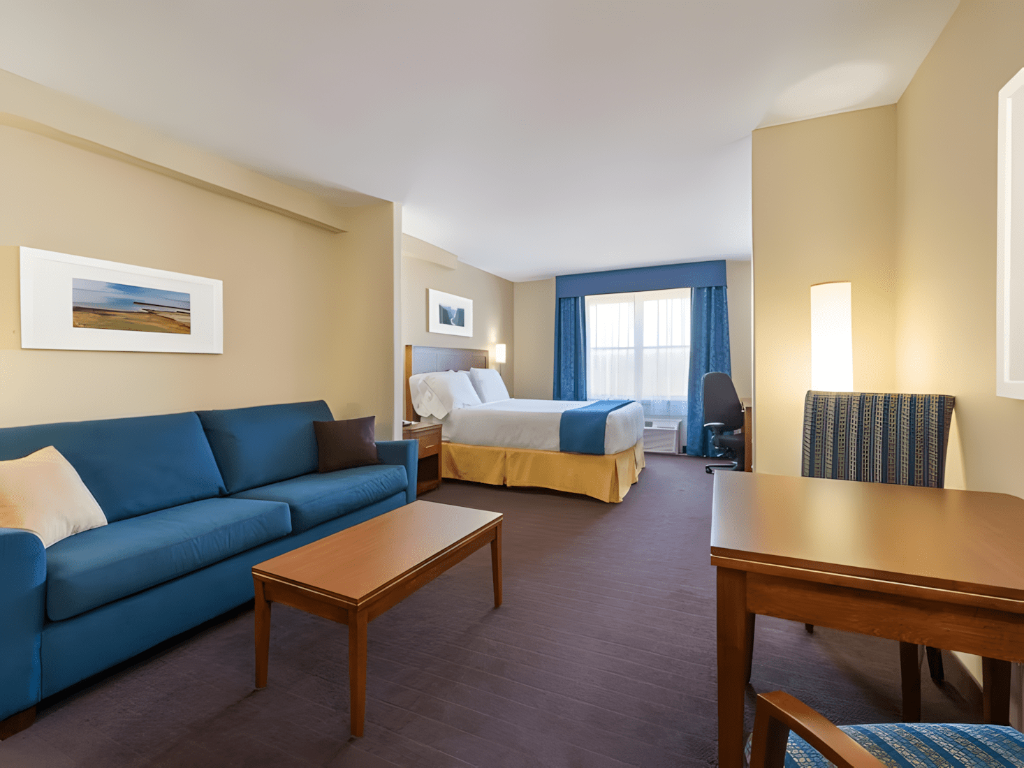 Single Queen Suite